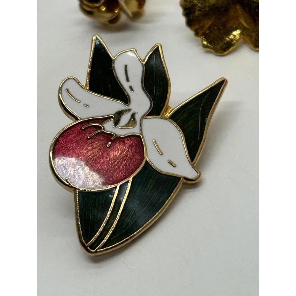 Vintage Lot Of 7 Flower Basket Floral Lapel Pins Pinbacks Brooch Tie Tacs